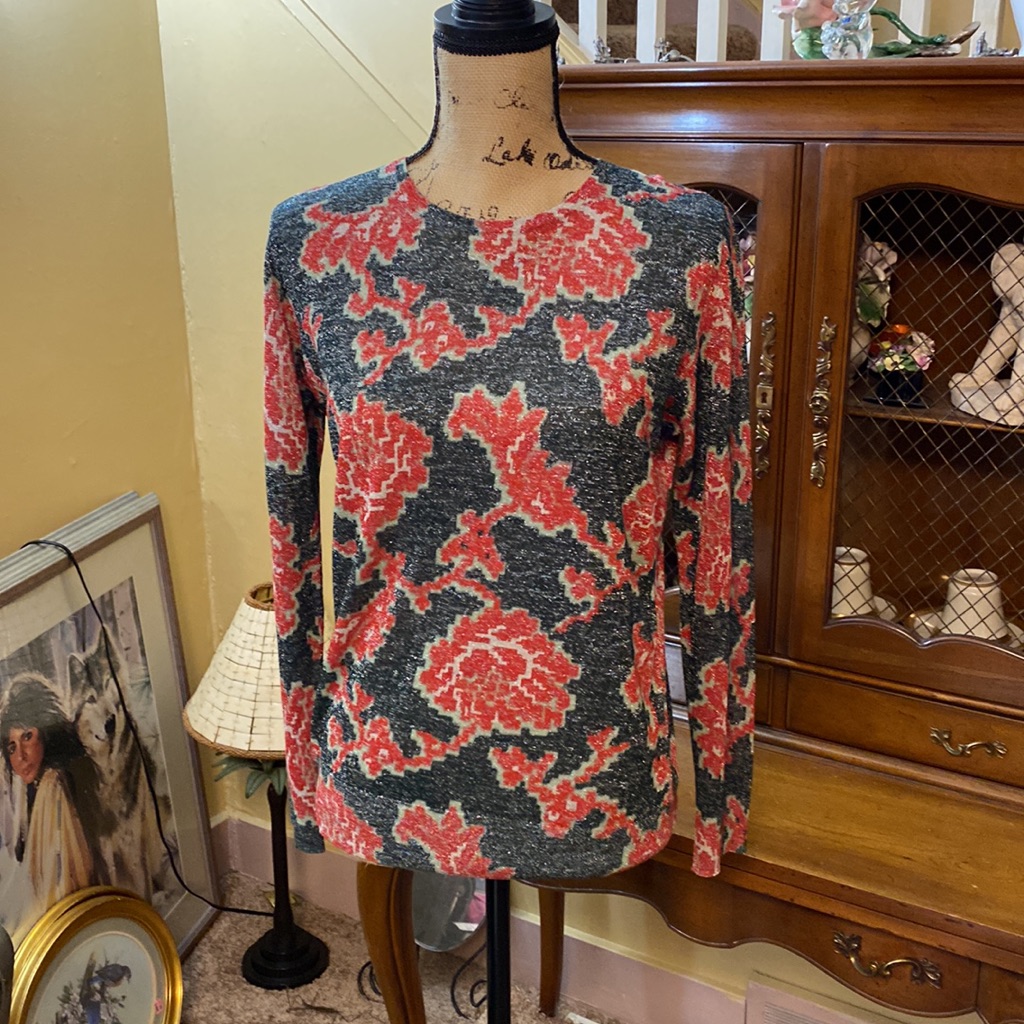 Dries Van Noten Long Sleeve Sweater. Ecu. Size M.